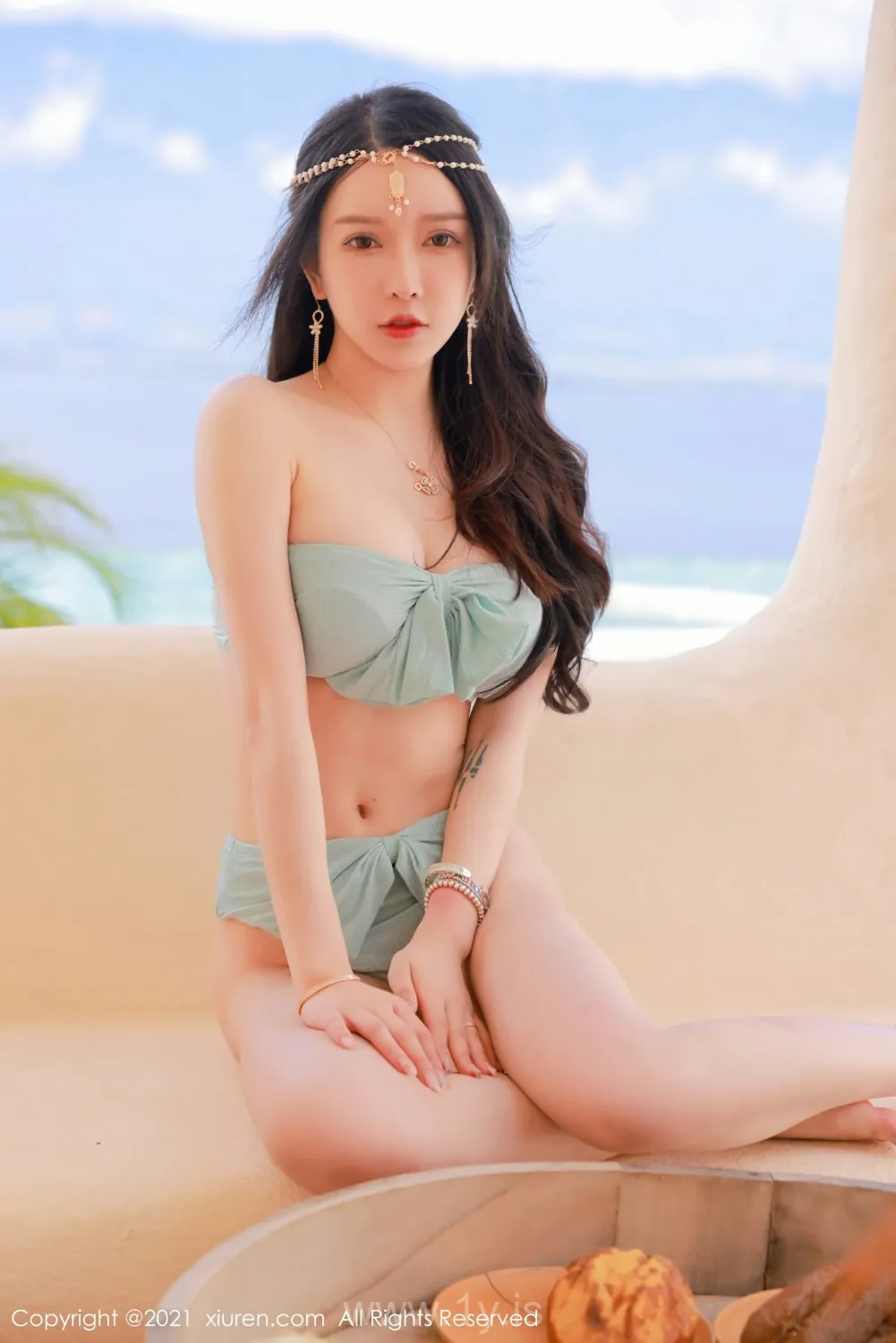XIUREN(秀人网) NO.4248 Exquisite & Irresistible Asian Women 玉兔miki异域风情