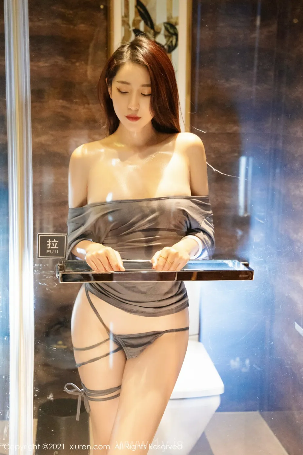 XIUREN(秀人网) NO.4271 Good-looking & Exquisite Chinese Homebody Girl 周慕汐baby_浴室写真