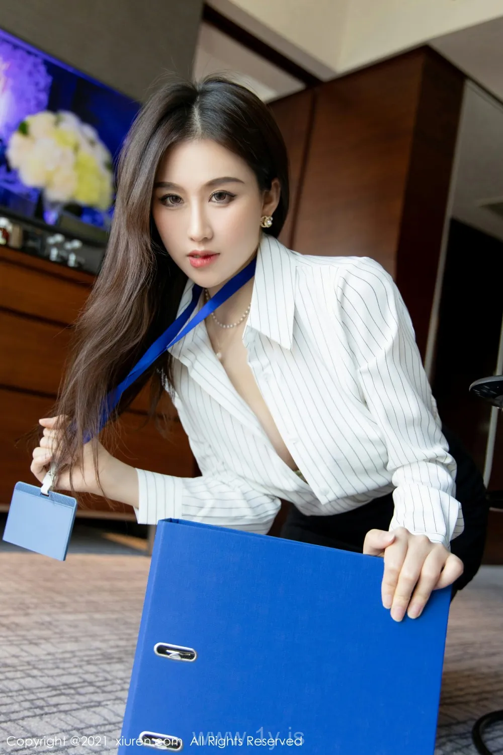 XIUREN(秀人网) NO.4291 Appealing & Pretty Chinese Homebody Girl 月音瞳_秘书系列