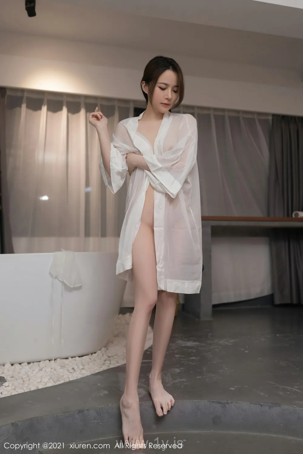 XIUREN(秀人网) NO.4326 Nice-looking & Lovely Chinese Homebody Girl 鱼子酱Fish_浴室写真