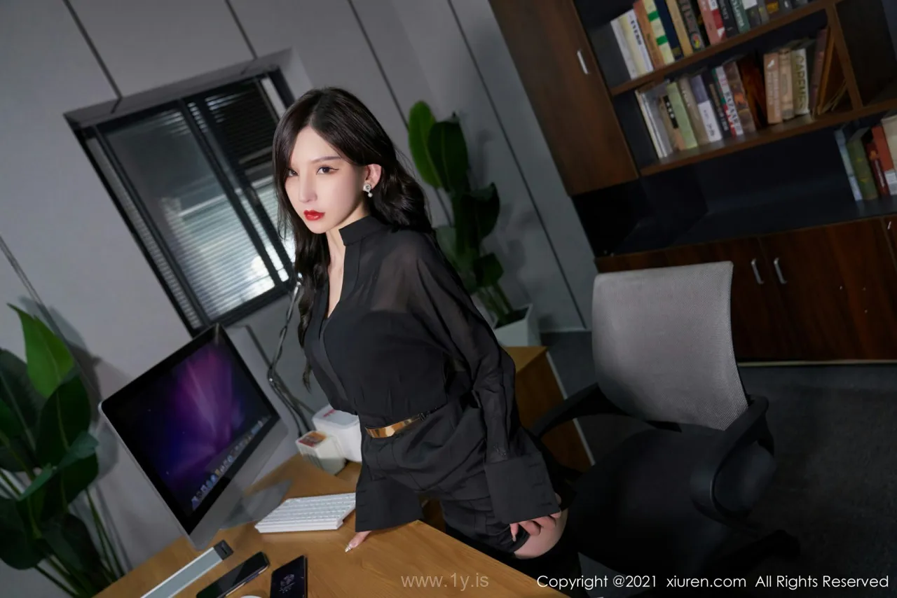 XIUREN(秀人网) NO.4416 Lovely Asian Mature Princess 周于希Sally_诱人黑丝