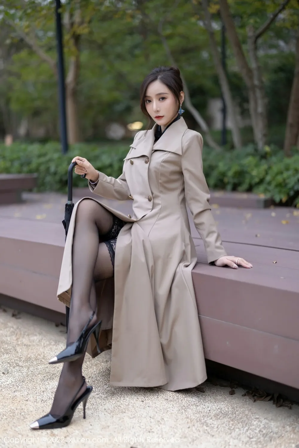 XIUREN(秀人网) NO.4417 Slender & Trendy Chinese Women 王馨瑶yanni_气质风衣