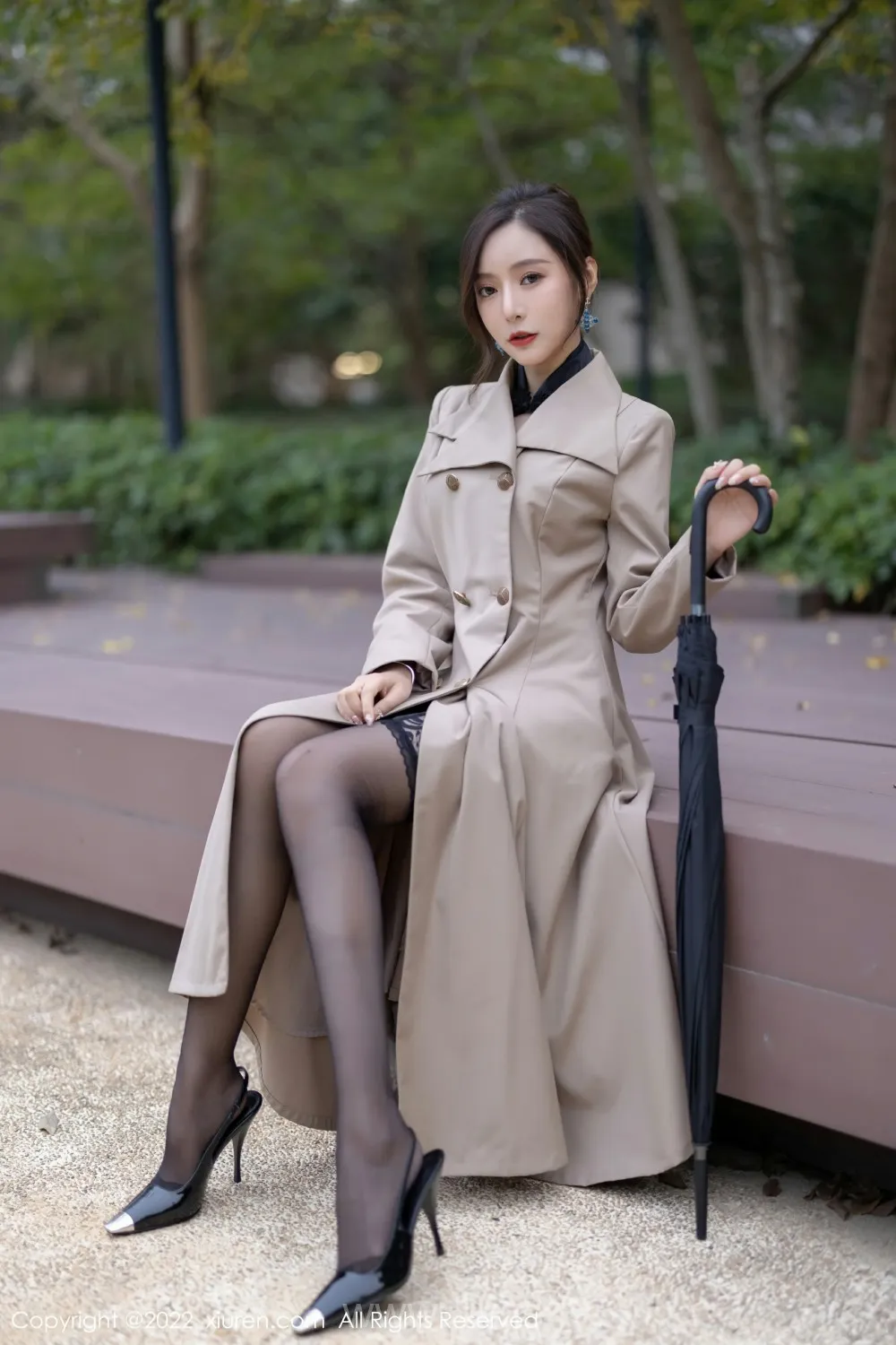XIUREN(秀人网) NO.4417 Slender & Trendy Chinese Women 王馨瑶yanni_气质风衣