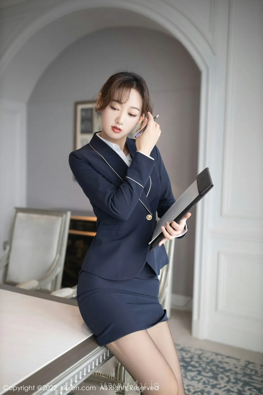 XIUREN(秀人网) NO.4445 Fancy Asian Babe 唐安琪_性感职业装