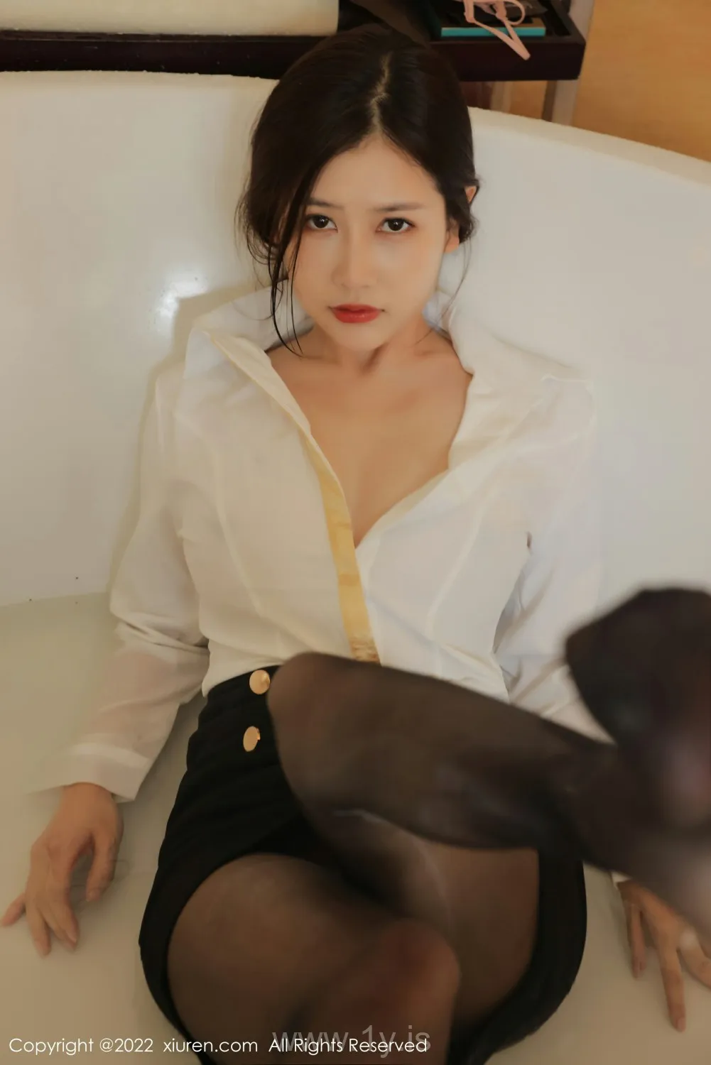 XIUREN(秀人网) NO.4472 Classy Chinese Homebody Girl 尹甜甜_私人女管家