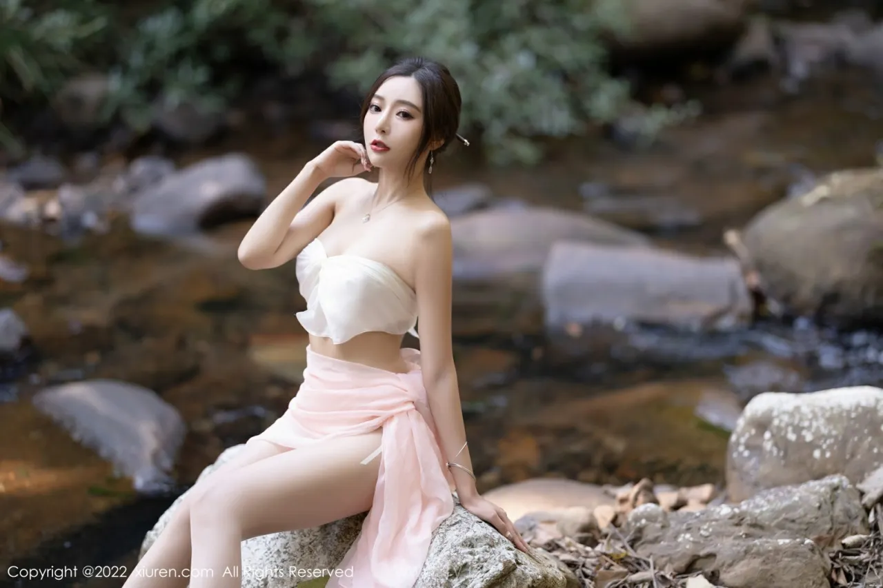 XIUREN(秀人网) NO.4511 Fashionable Asian Hottie 王馨瑶yanni_户外写真