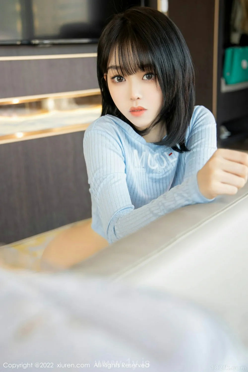 XIUREN(秀人网) NO.4584 Well Done Asian Beauty 奶瓶._极致美腿