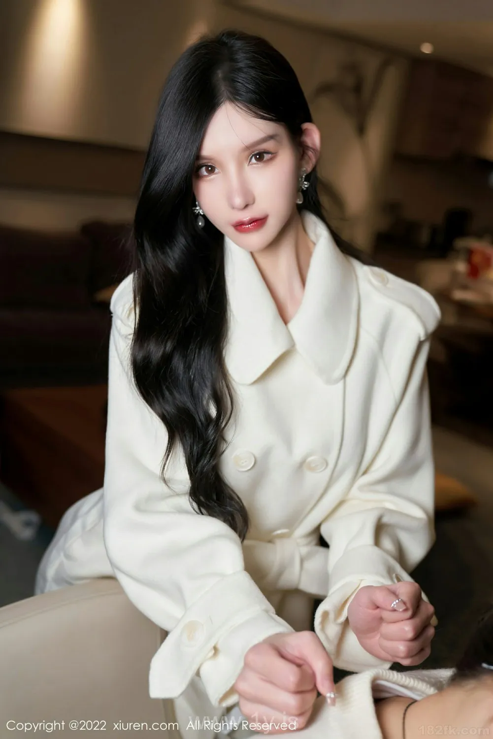 XIUREN(秀人网) NO.4594 Beautiful & Delightful Chinese Mature Princess 周于希Sally_三亚写真