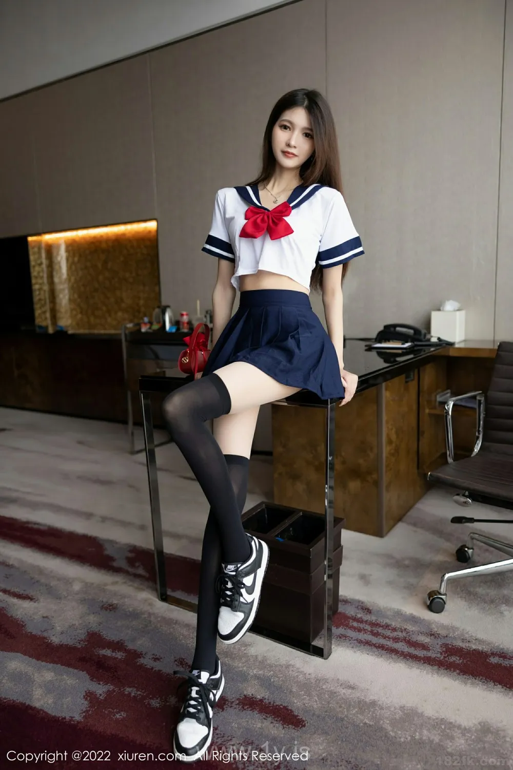 XIUREN(秀人网) NO.4598 Good-looking Chinese Girl 程程程-_制服诱惑