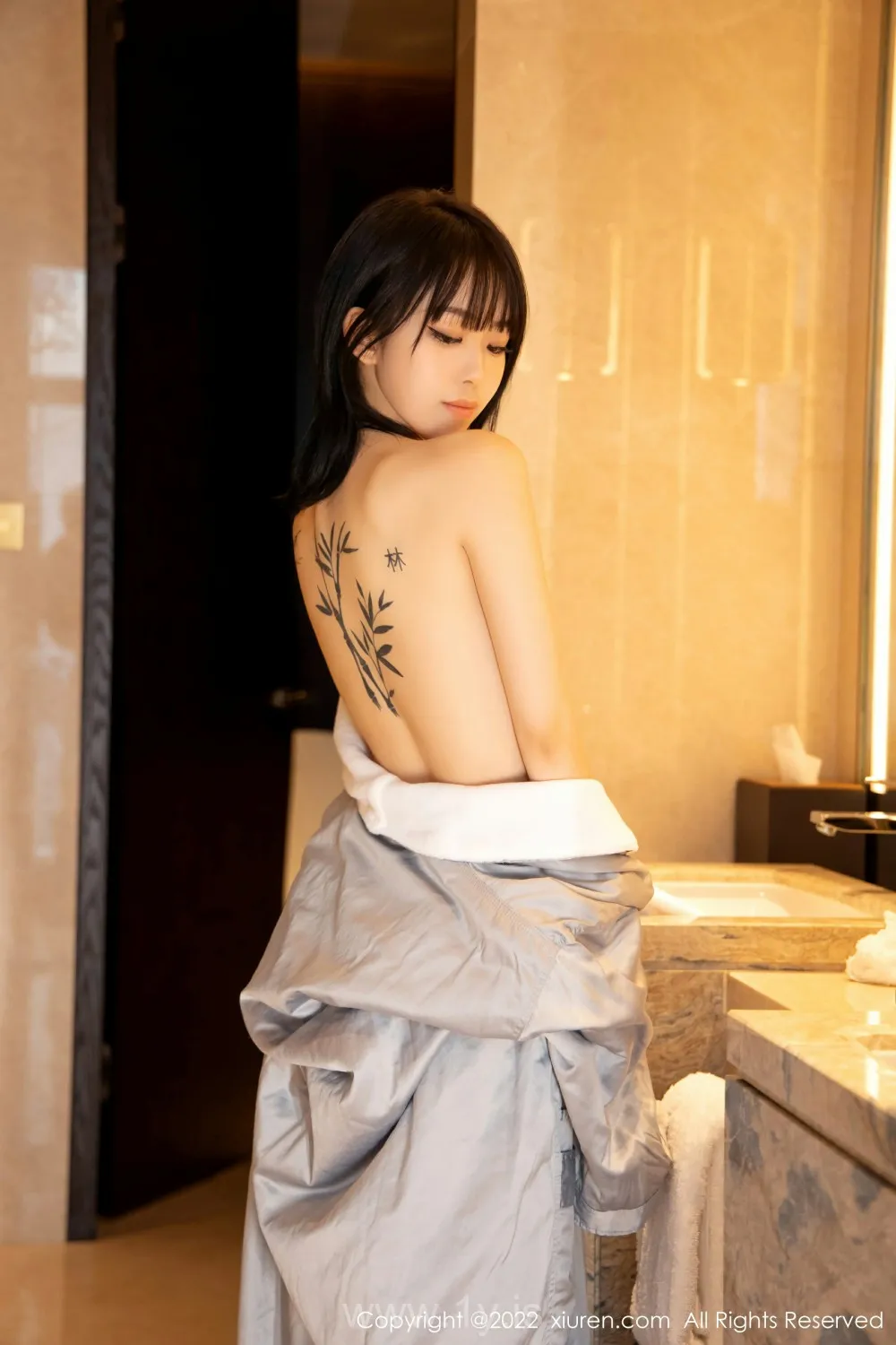 XIUREN(秀人网) NO.4664 Pretty & Attractive Chinese Babe 奶瓶._浴缸写真