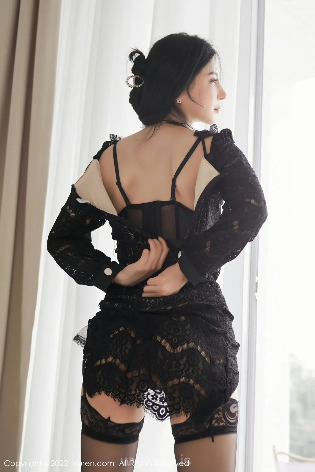 XIUREN(秀人网) NO.4668 Elegant & Beautiful Asian Belle 小蛮妖Yummy_黑色连衣裙