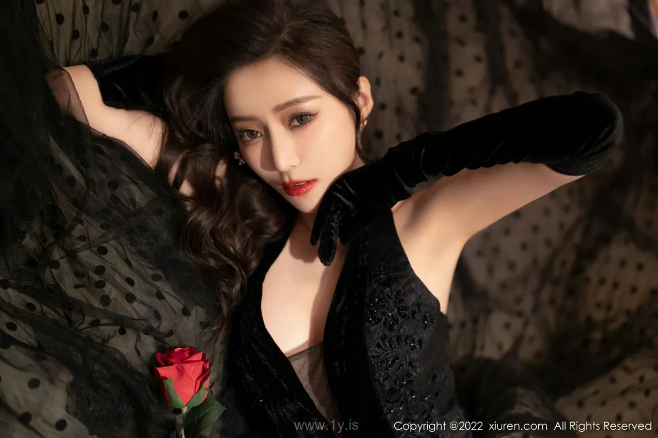XIUREN(秀人网) NO.4673 Exquisite Asian Hottie 王馨瑶yanni_撩人心怀