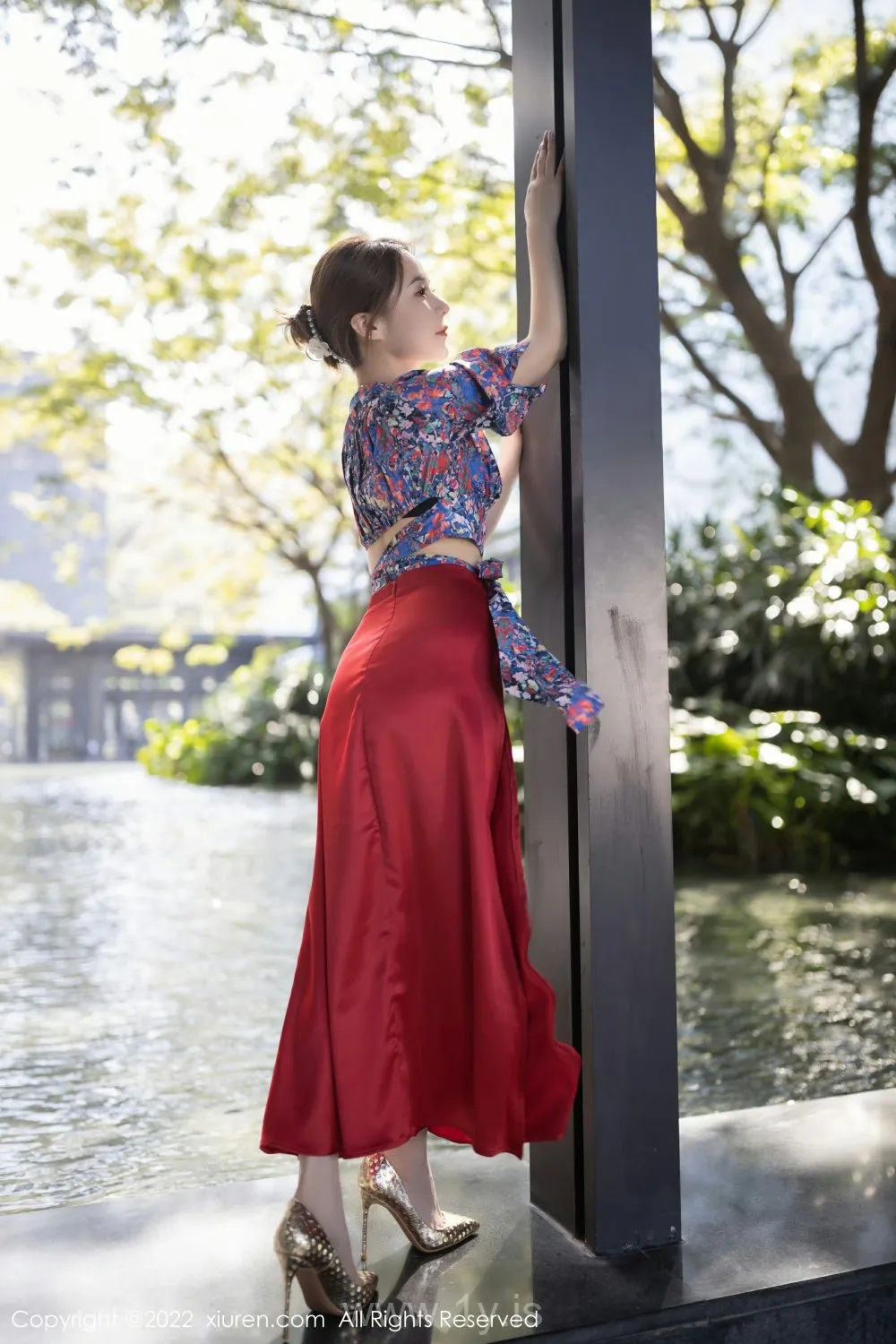 XIUREN(秀人网) NO.4674 Stylish & Stunning Chinese Cougar 鱼子酱Fish_性感红裙