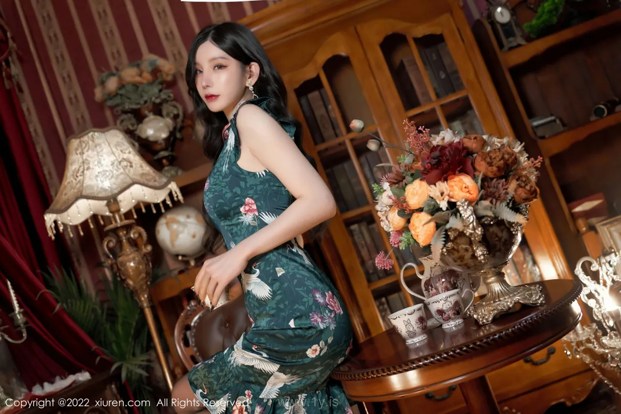 XIUREN(秀人网) NO.4695 Trendy & Nice-looking Chinese Girl 周于希Sally_妩媚含情
