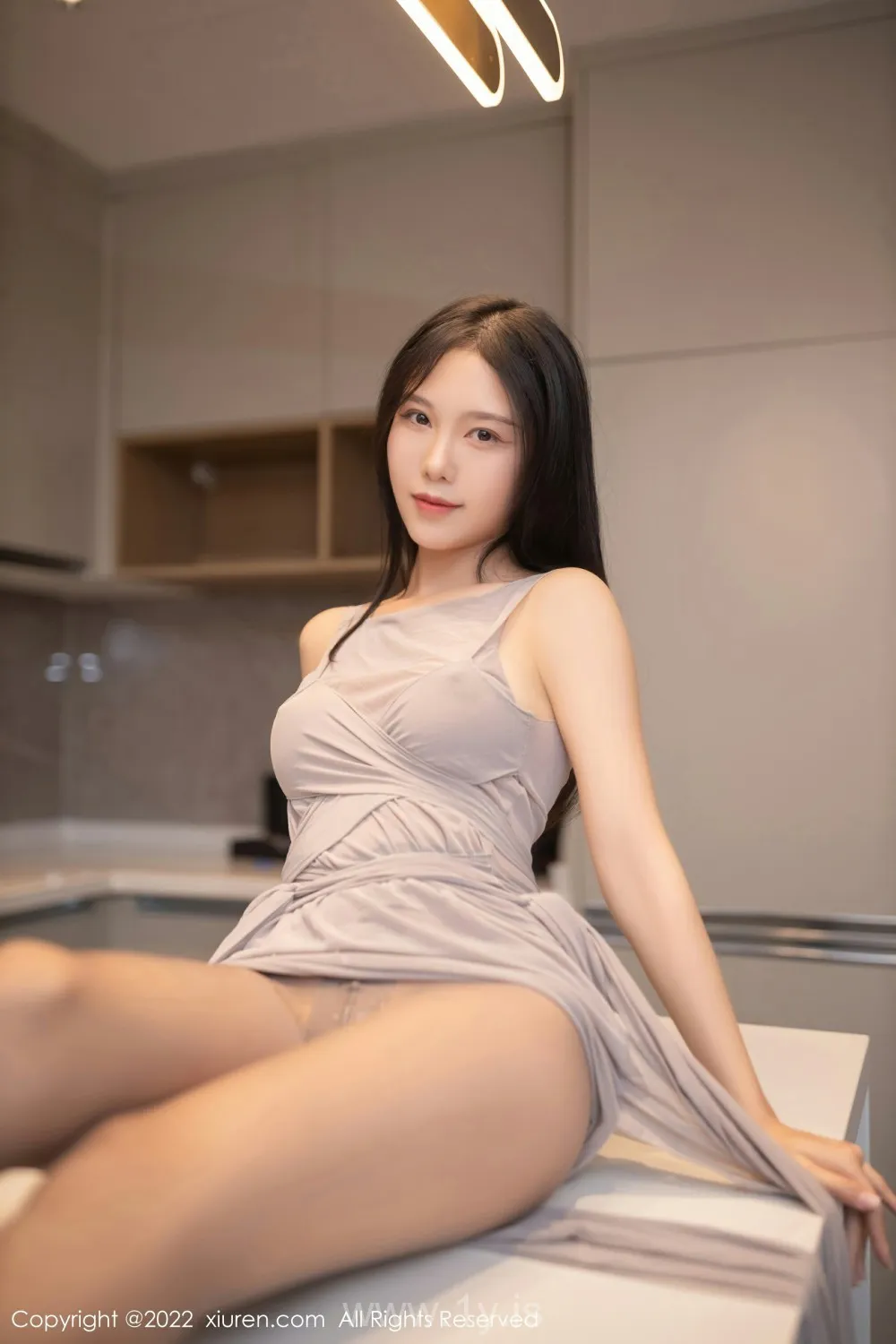 XIUREN(秀人网) NO.4727 Delightful & Cute Chinese Hottie 利世_露肩长裙