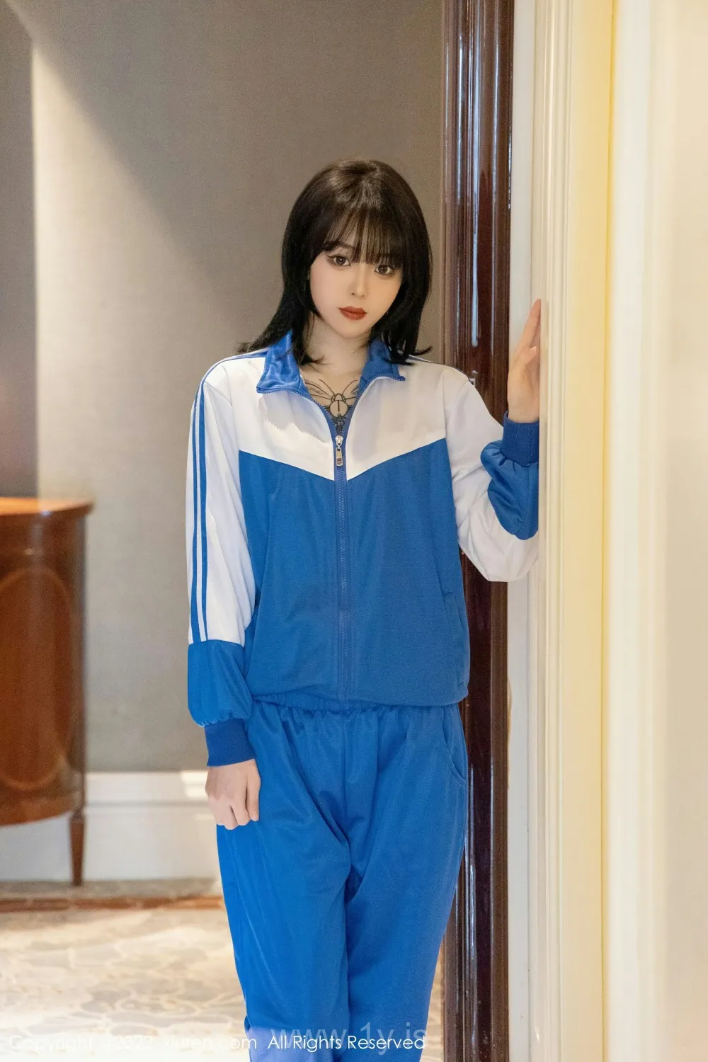 XIUREN(秀人网) NO.4838 Slim Chinese Cougar 奶瓶