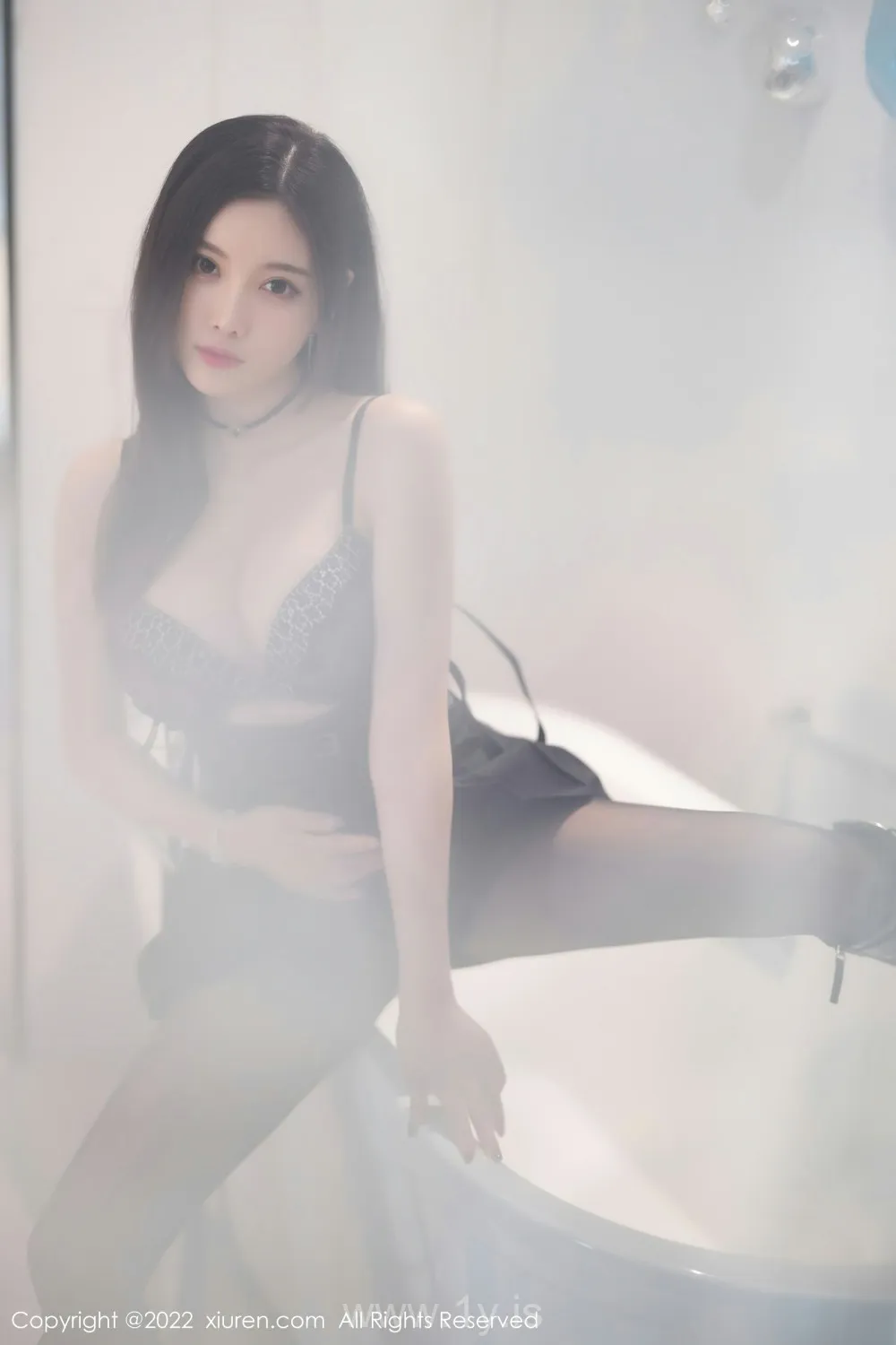 XIUREN(秀人网) NO.4856 Stunning & Slim Asian Girl 杨晨晨Yome
