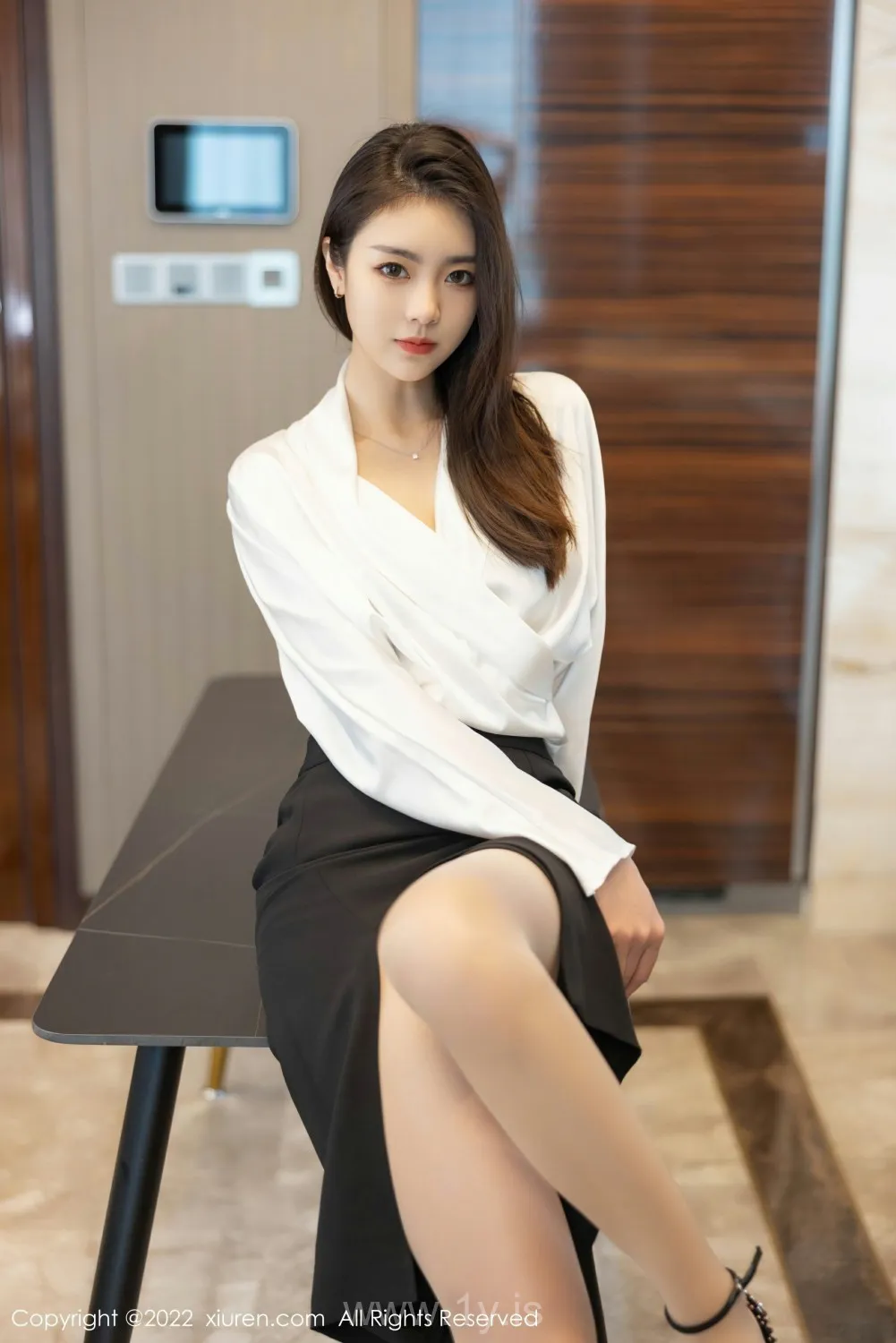 XIUREN(秀人网) NO.4869 Adorable & Elegant Asian Beauty 可樂Vicky