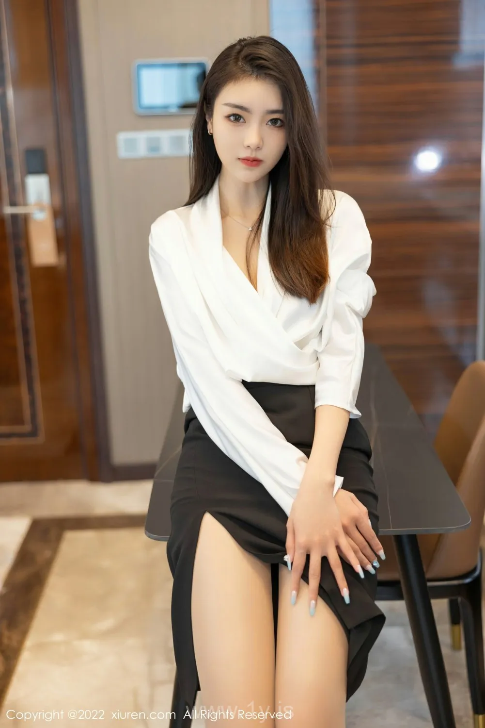 XIUREN(秀人网) NO.4869 Adorable & Elegant Asian Beauty 可樂Vicky