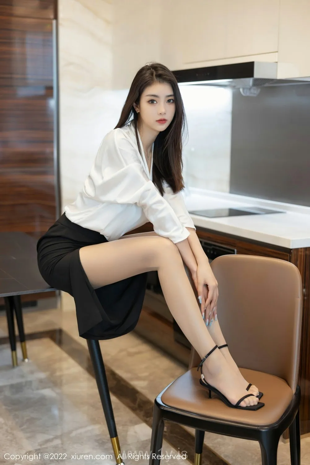 XIUREN(秀人网) NO.4869 Adorable & Elegant Asian Beauty 可樂Vicky