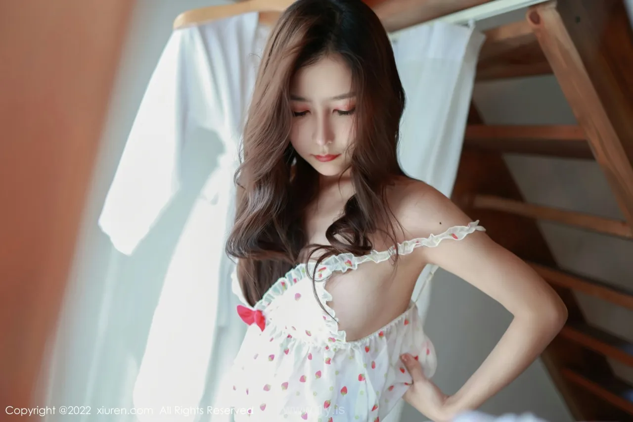 XIUREN(秀人网) NO.4932 Delightful & Attractive Asian Goddess 尹甜甜