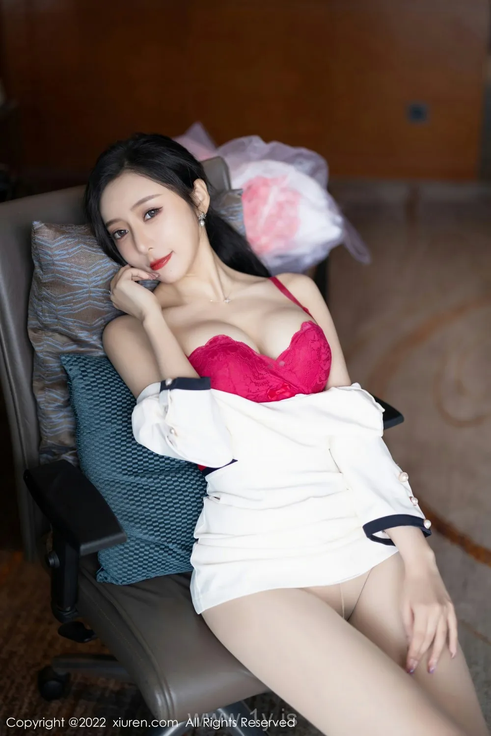 XIUREN(秀人网) NO.4963 Elegant Chinese Model 王馨瑶yanni
