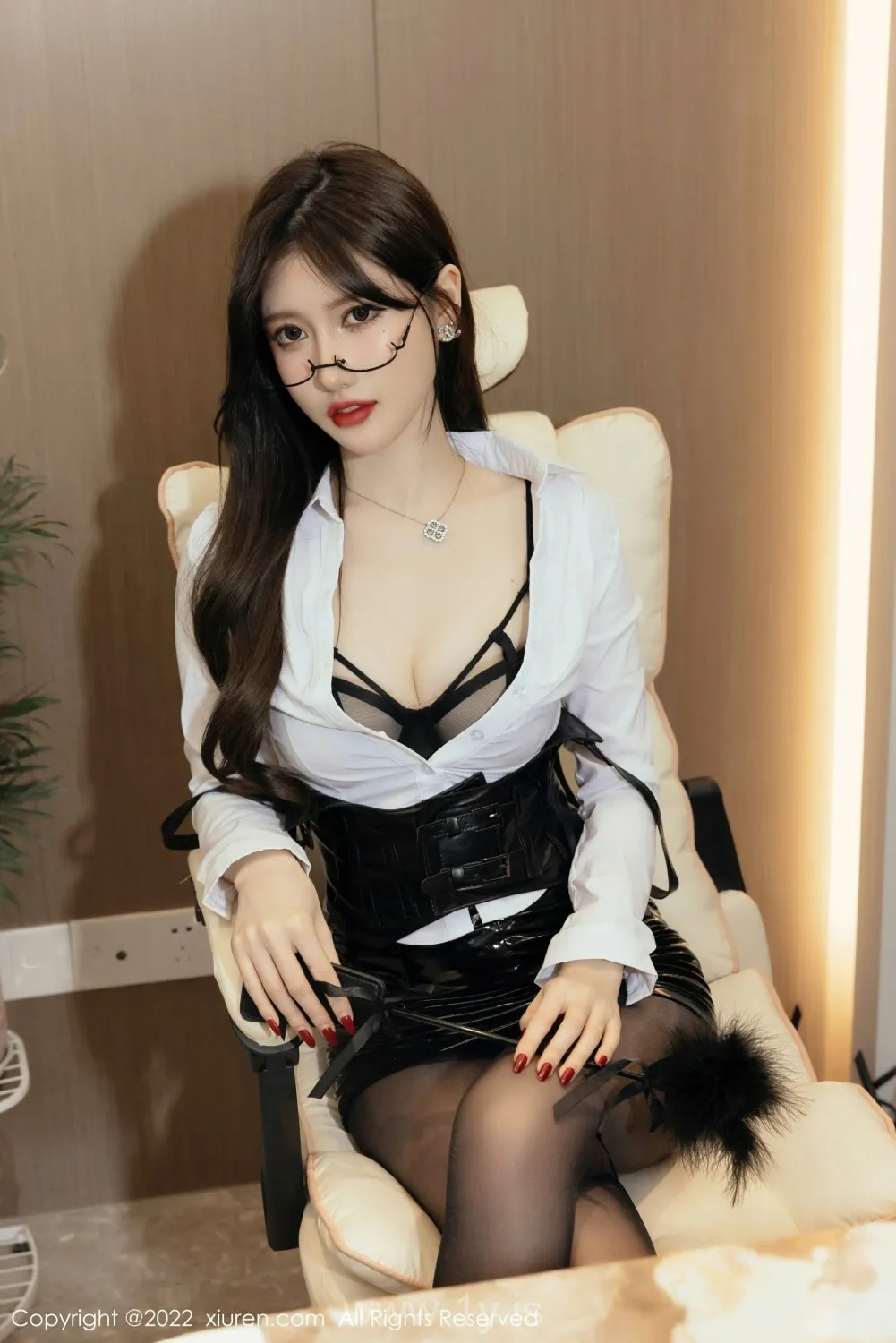 XIUREN(秀人网) NO.4970 Beautiful & Charming Chinese Cutie 美桃酱