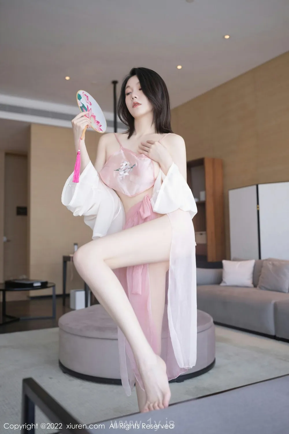 XIUREN(秀人网) NO.5052 Stylish Asian Homebody Girl 安然anran