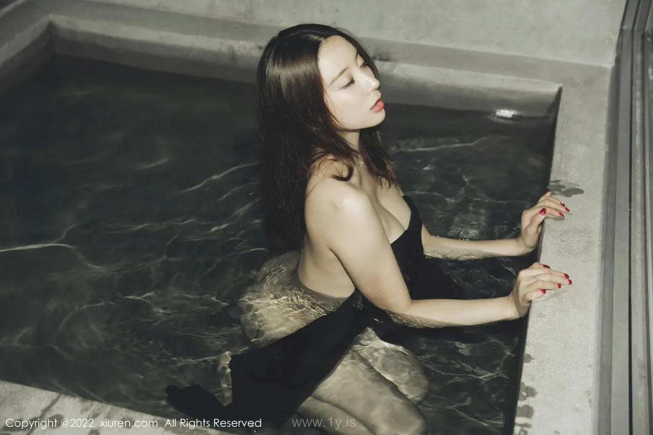 XIUREN(秀人网) NO.5091 Slender & Exquisite Chinese Homebody Girl 筱慧