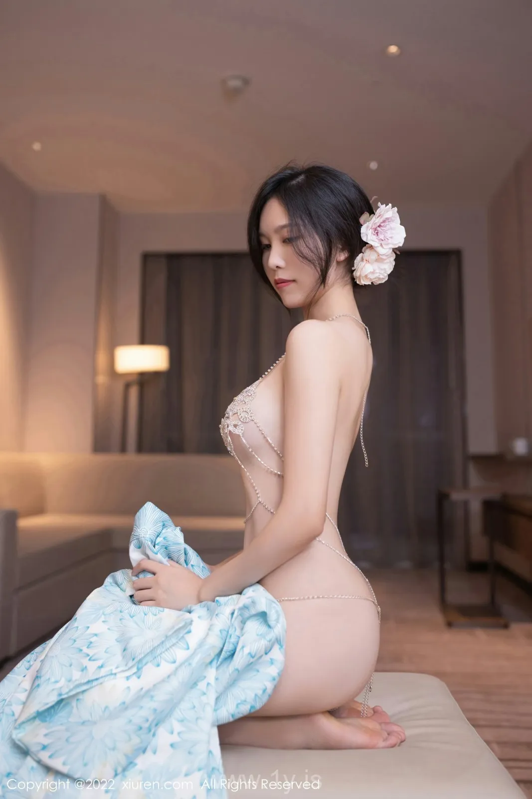 XIUREN(秀人网) NO.5118 Refined Asian Mature Princess 利世