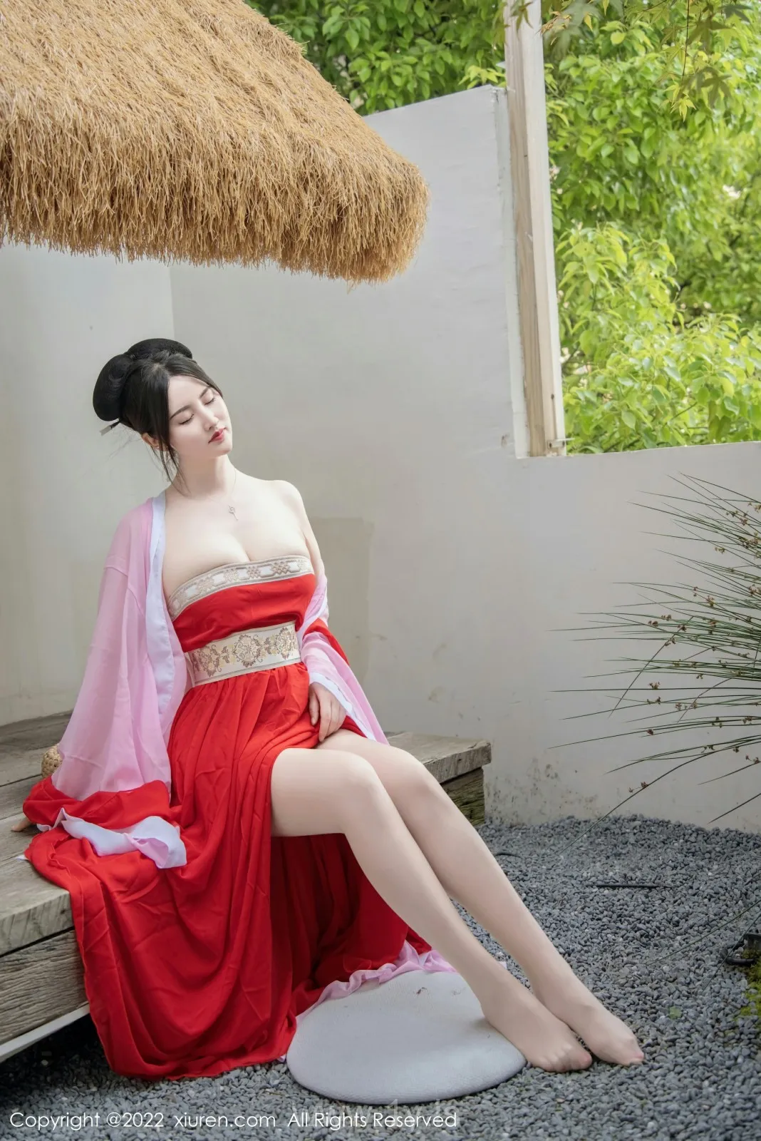 XIUREN(秀人网) NO.5141 Knockout & Hot Chinese Cougar 诗诗kiki