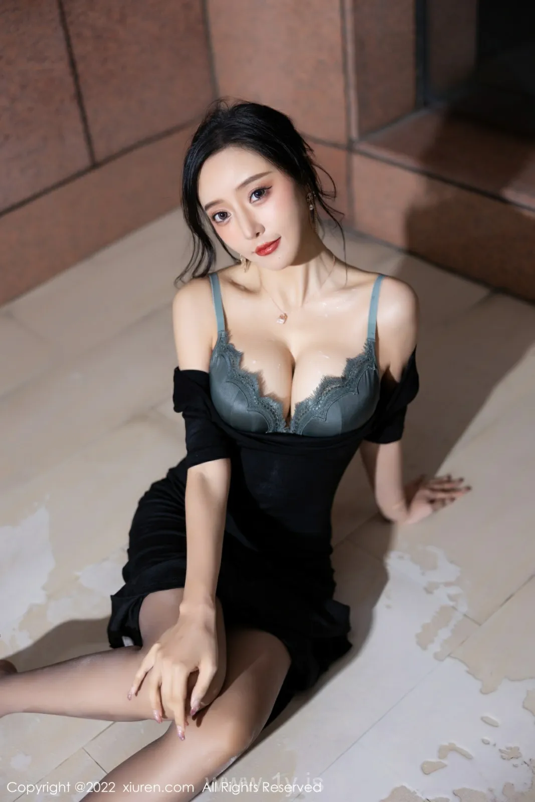 XIUREN(秀人网) NO.5187 Stylish & Decent Asian Cougar 王馨瑶yanni