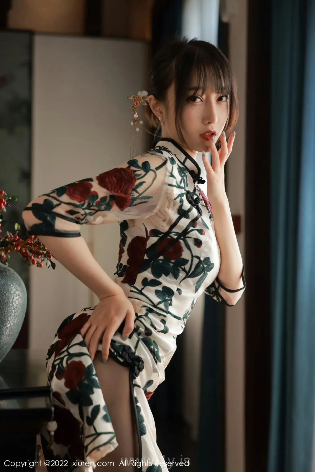 XIUREN(秀人网) NO.5199 Cute & Fashionable Chinese Cutie 玥儿玥er