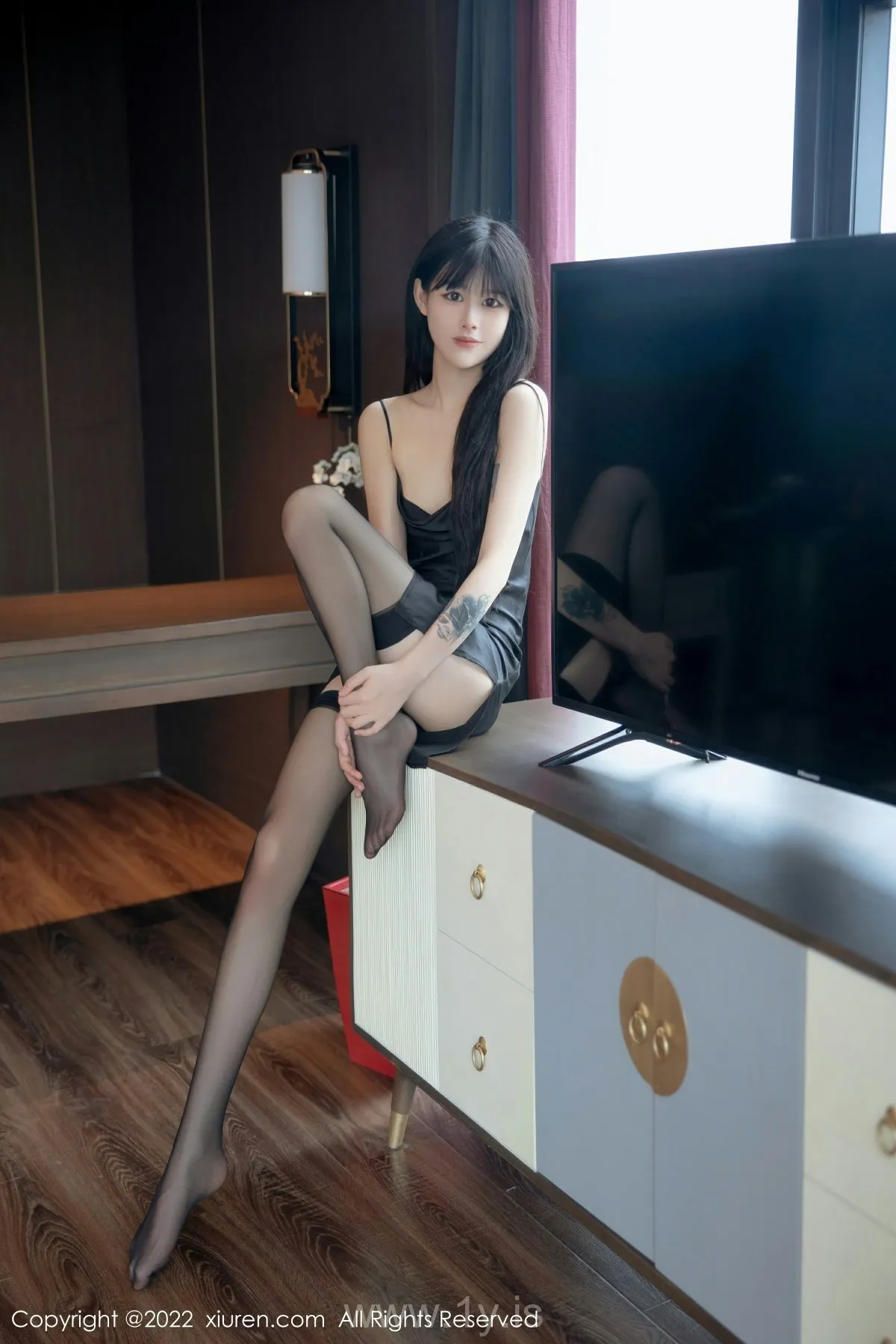 XIUREN(秀人网) NO.5228 Hot & Delightful Chinese Cougar 77qiqi