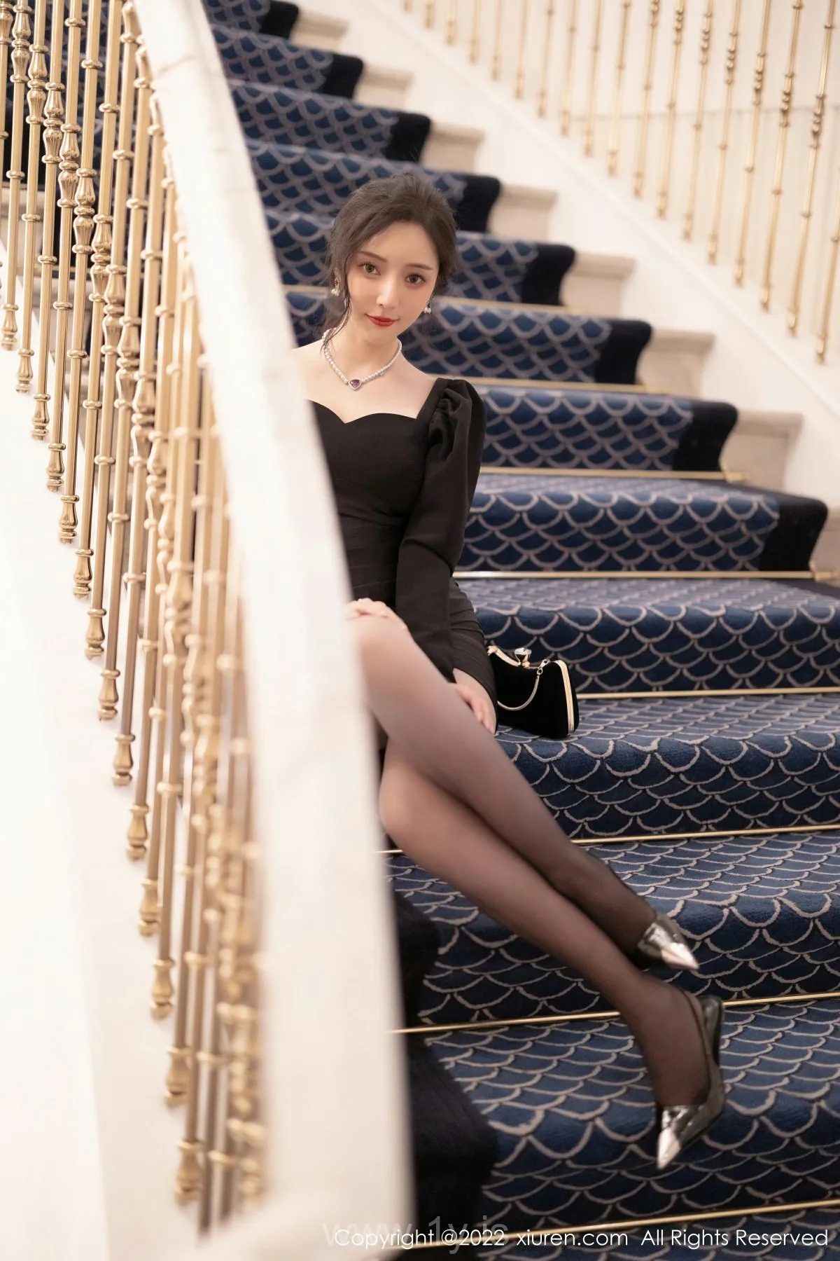 XIUREN(秀人网) NO.5251 Breathtaking & Delightful Asian Mature Princess 王馨瑶yanni