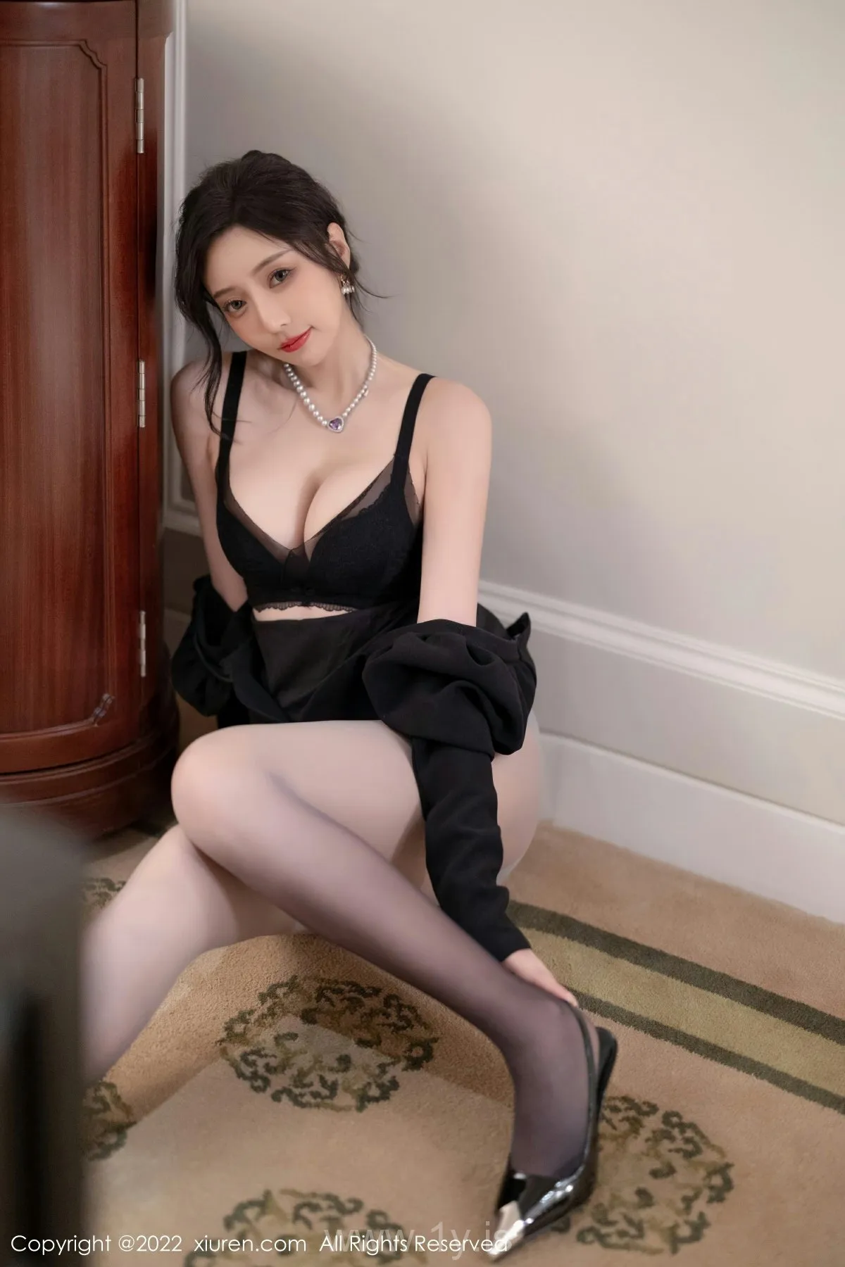 XIUREN(秀人网) NO.5251 Breathtaking & Delightful Asian Mature Princess 王馨瑶yanni