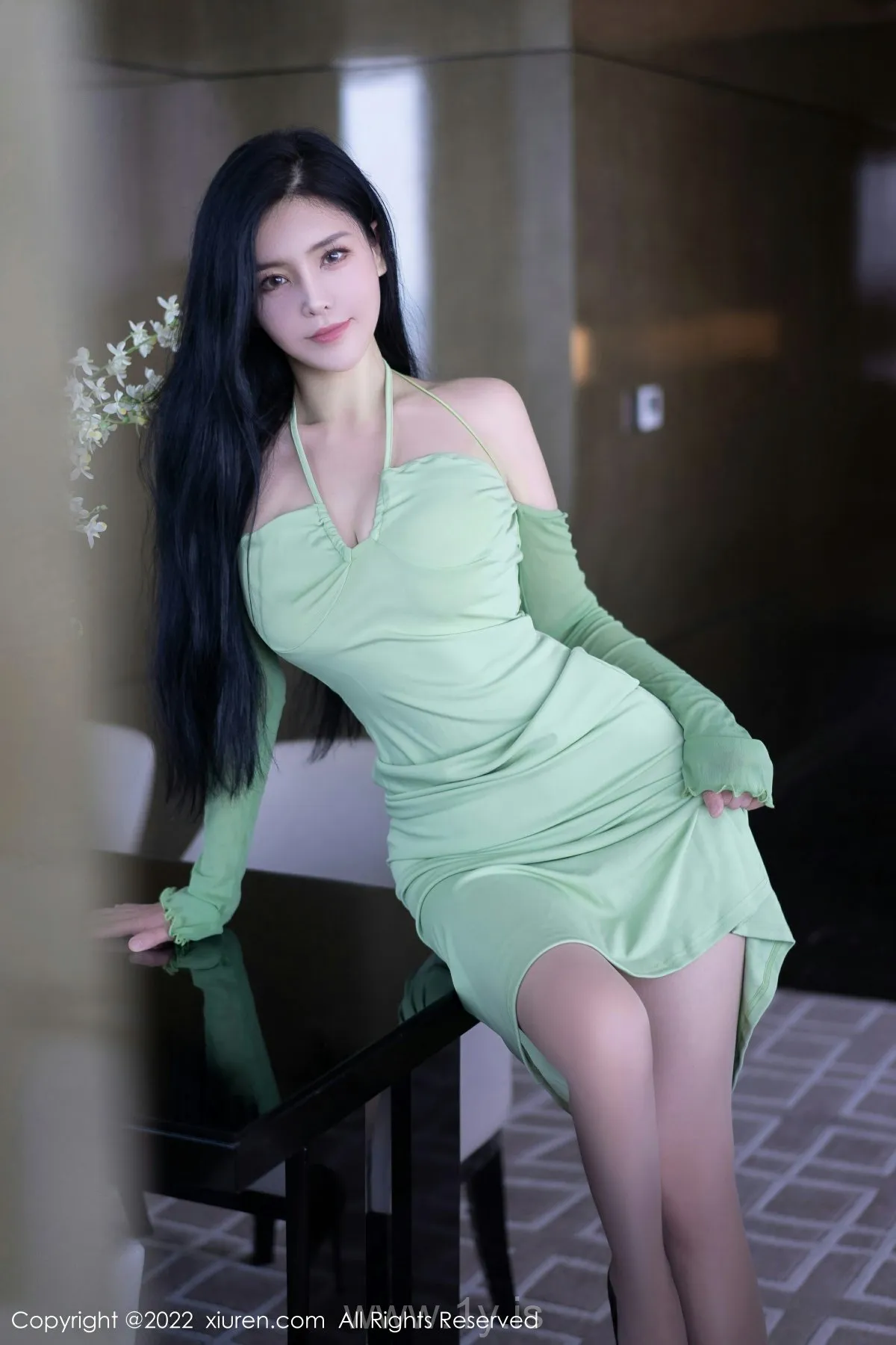 XIUREN(秀人网) No.5357 Hot & Good-looking Asian Cougar 刘钰儿