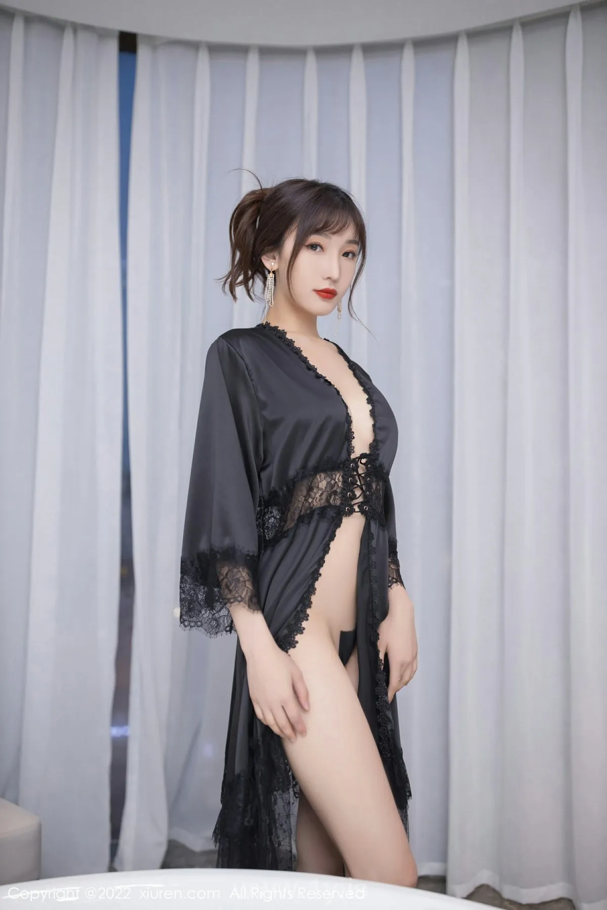 XIUREN(秀人网) No.5389 Well-developed & Stylish Asian Mature Princess 陆萱萱