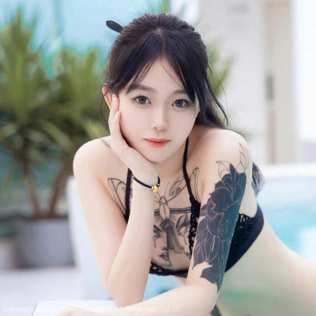 XIUREN(秀人网) No.5422 Irresistible & Pretty Chinese Cougar 奶瓶