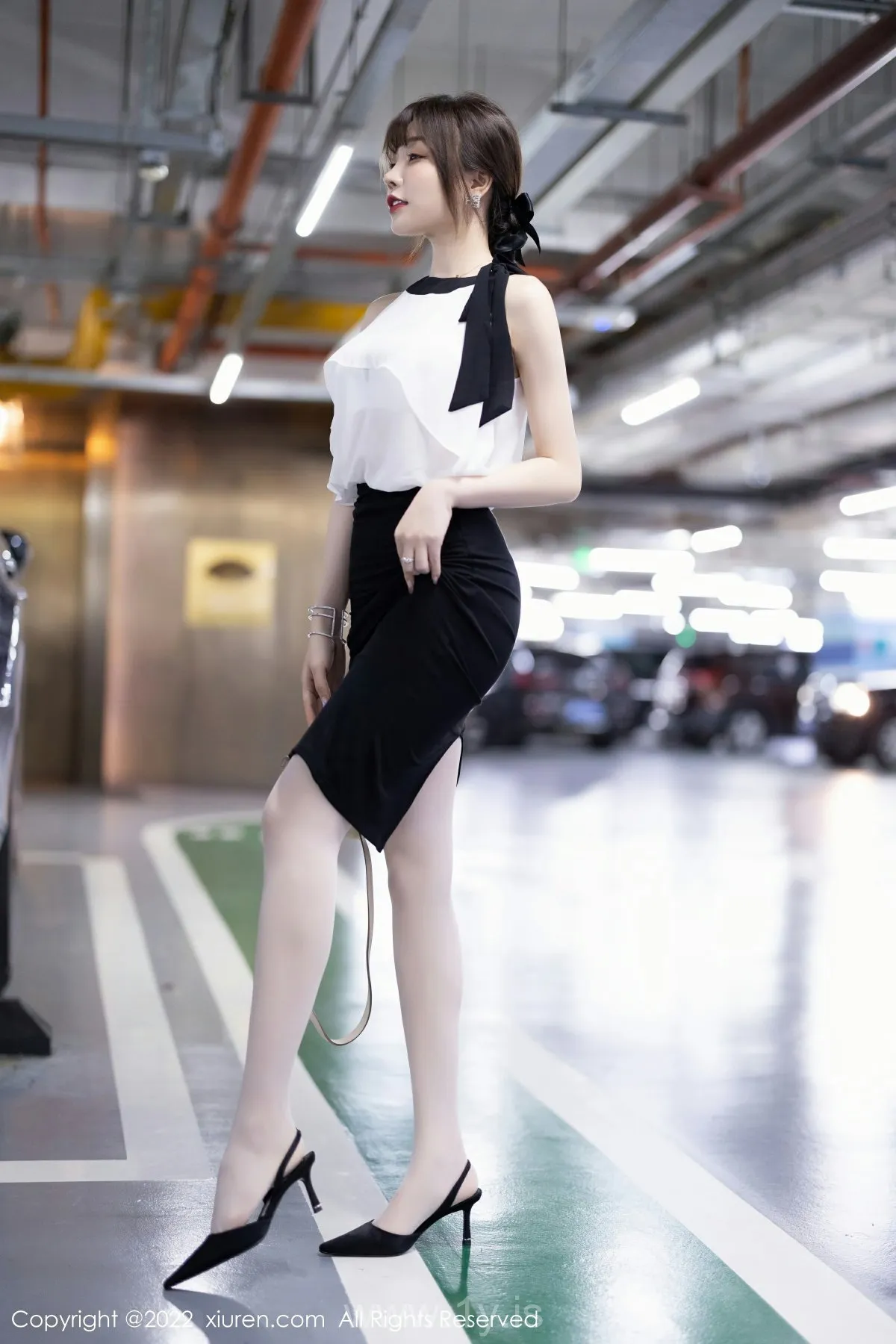 XIUREN(秀人网) No.5500 Beautiful & Elegant Asian Girl 徐莉芝Booty