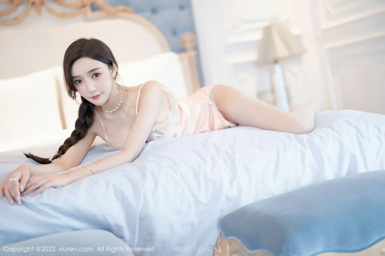 XIUREN(秀人网) No.5539 Fancy & Trendy Asian Babe 王馨瑶yanni