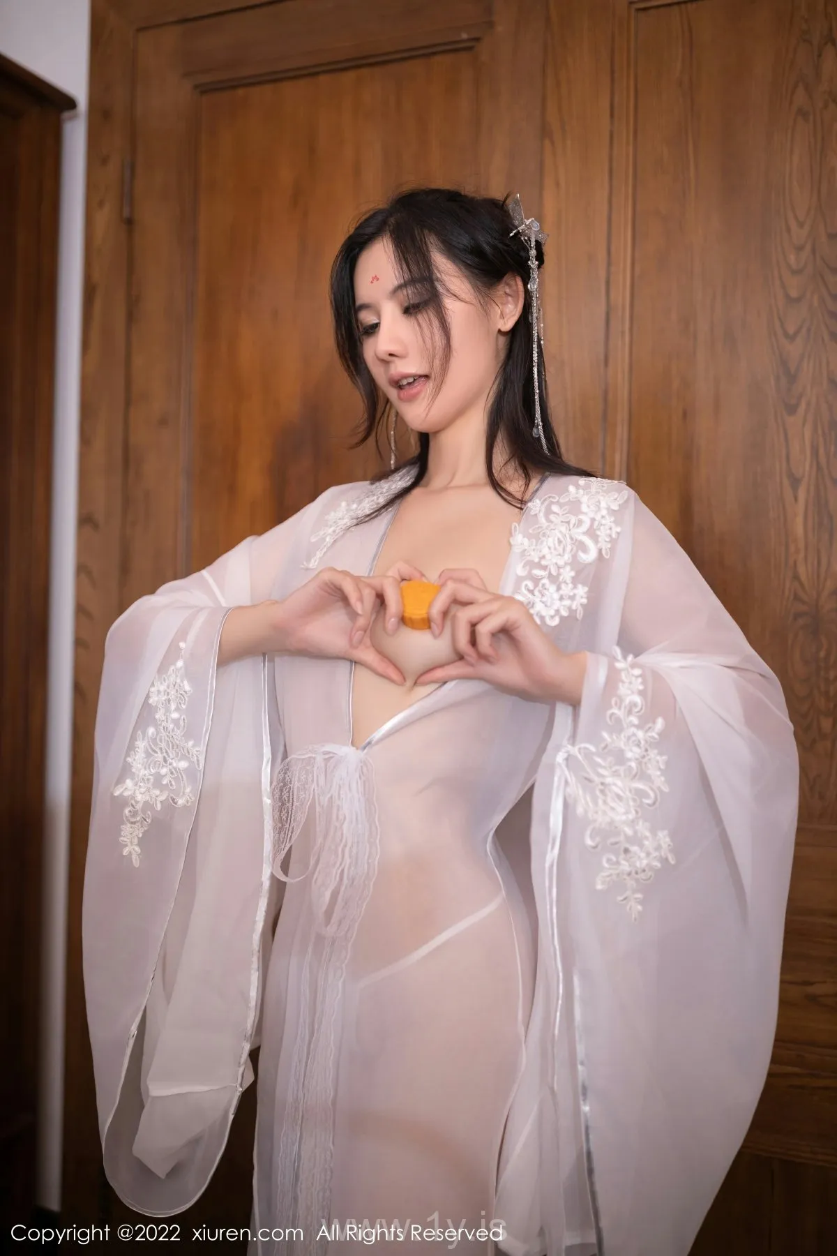 XIUREN(秀人网) No.5573 Refined Asian Model 就是阿朱啊