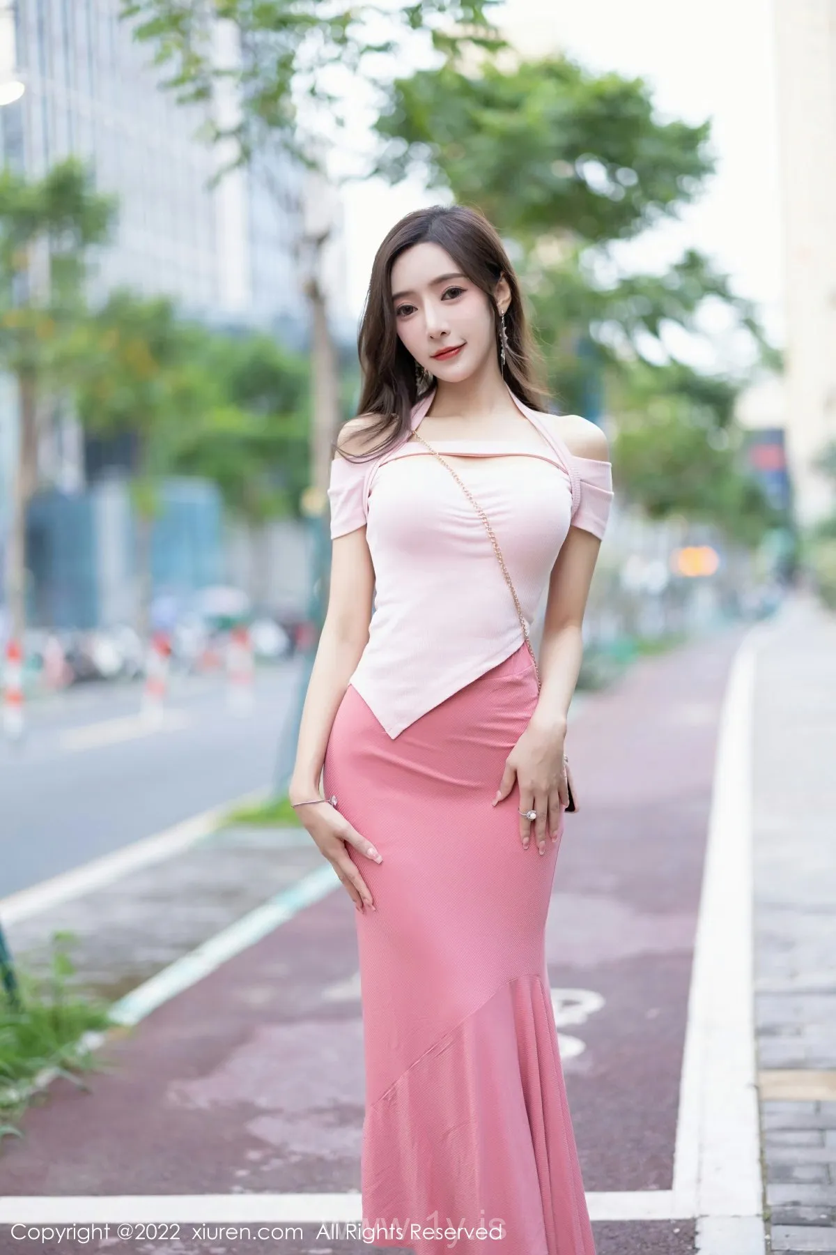 XIUREN(秀人网) No.5601 Slim & Gorgeous Chinese Hottie 王馨瑶yanni