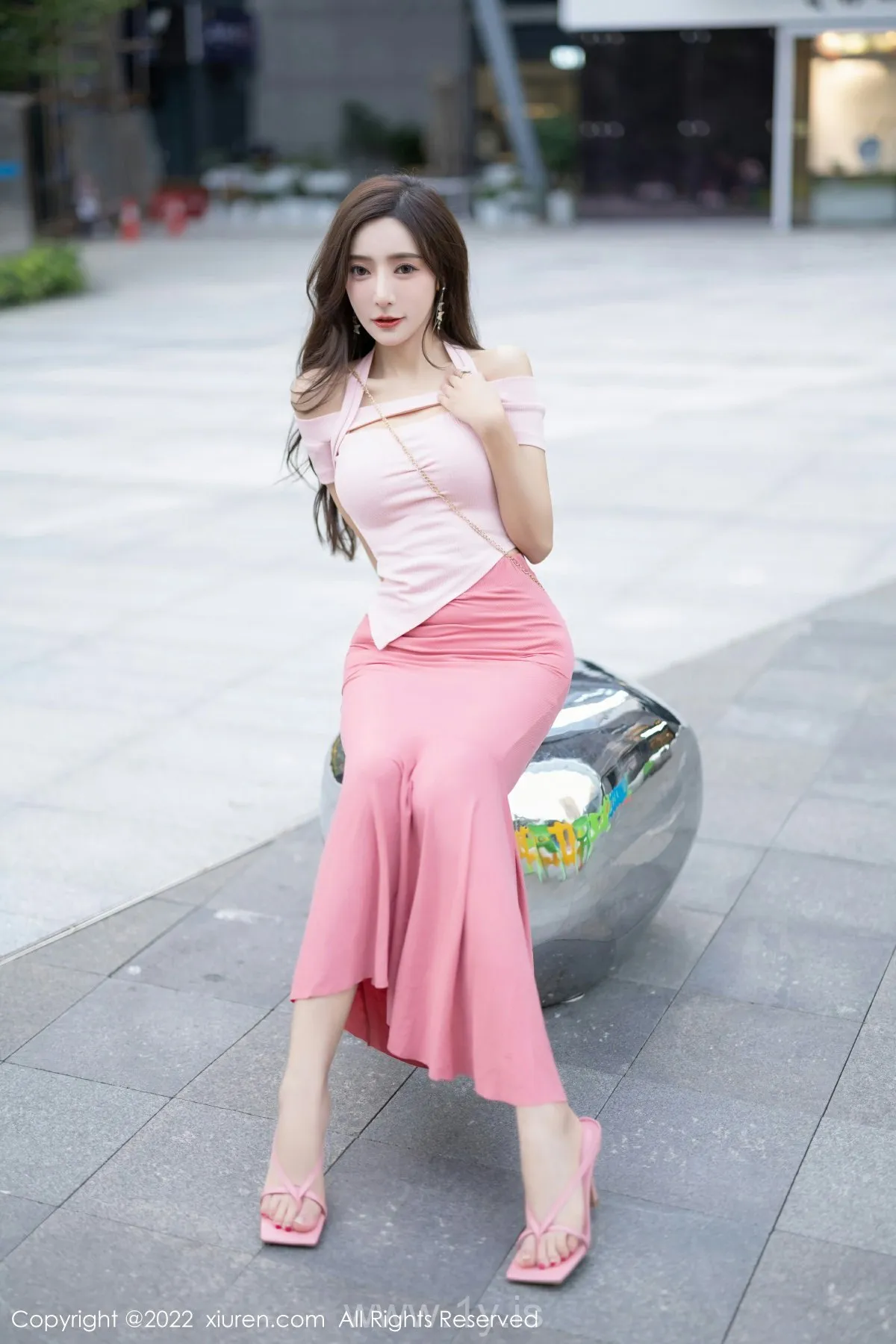 XIUREN(秀人网) No.5601 Slim & Gorgeous Chinese Hottie 王馨瑶yanni