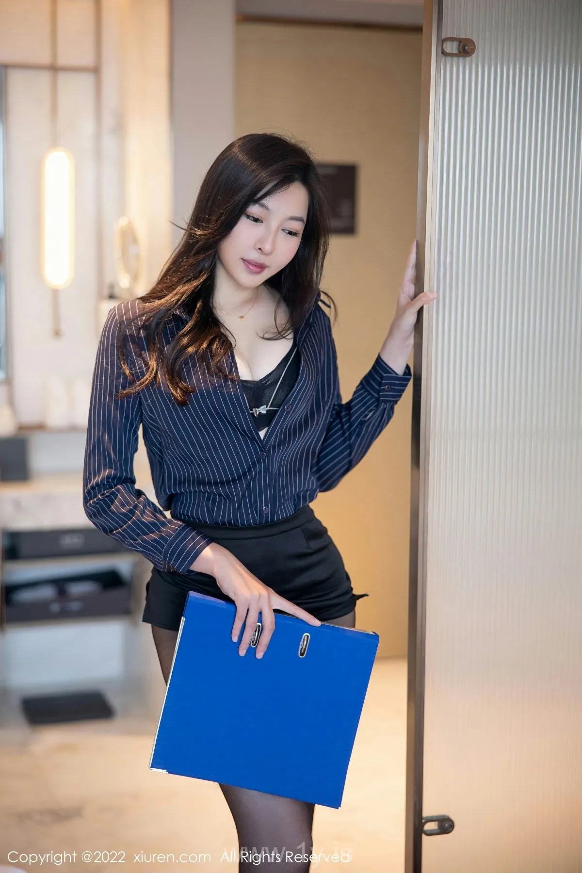 XIUREN(秀人网) No.5604 Stylish & Quiet Asian Teen 卡卡酱