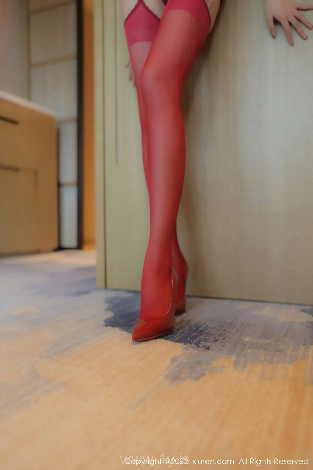 XIUREN(秀人网) No.5605 Lovely & Refined Asian Mature Princess 果儿Victoria