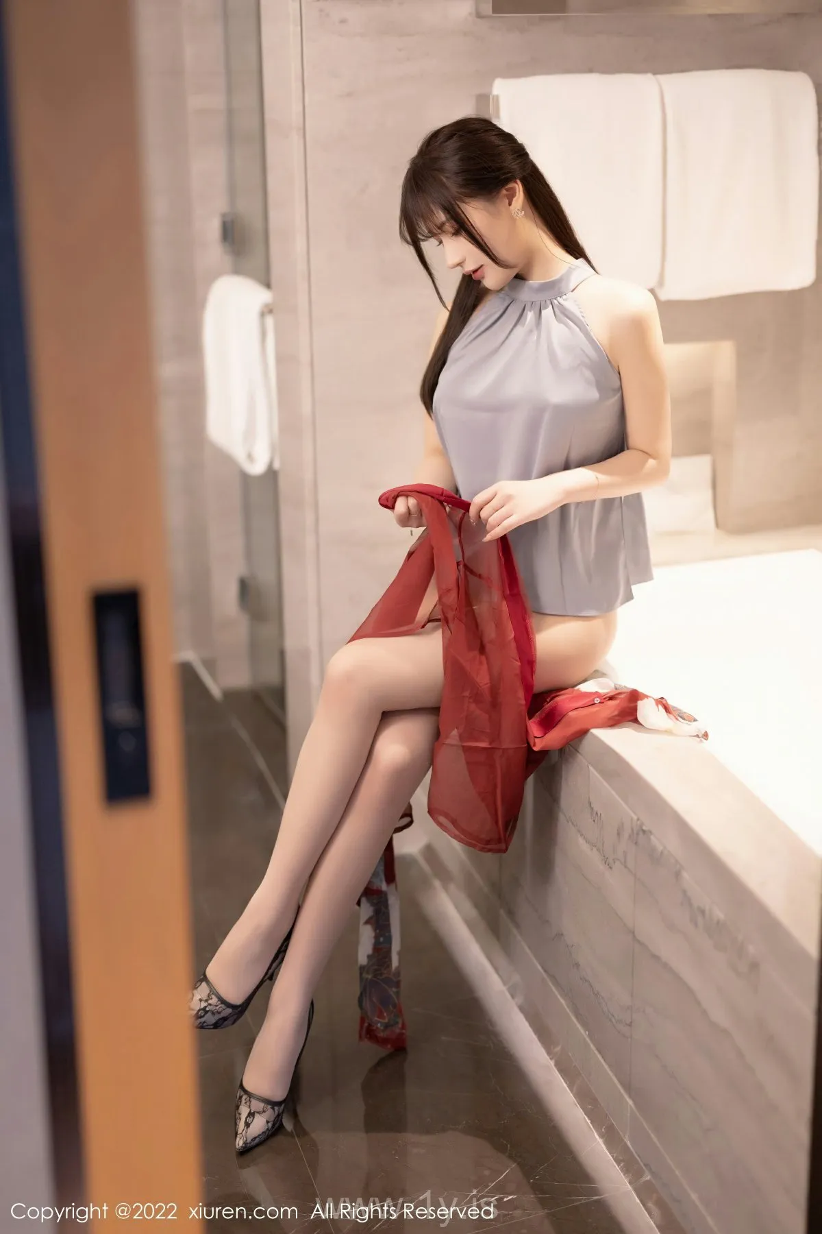 XIUREN(秀人网) No.5606 Stunning Chinese Babe 张欣欣