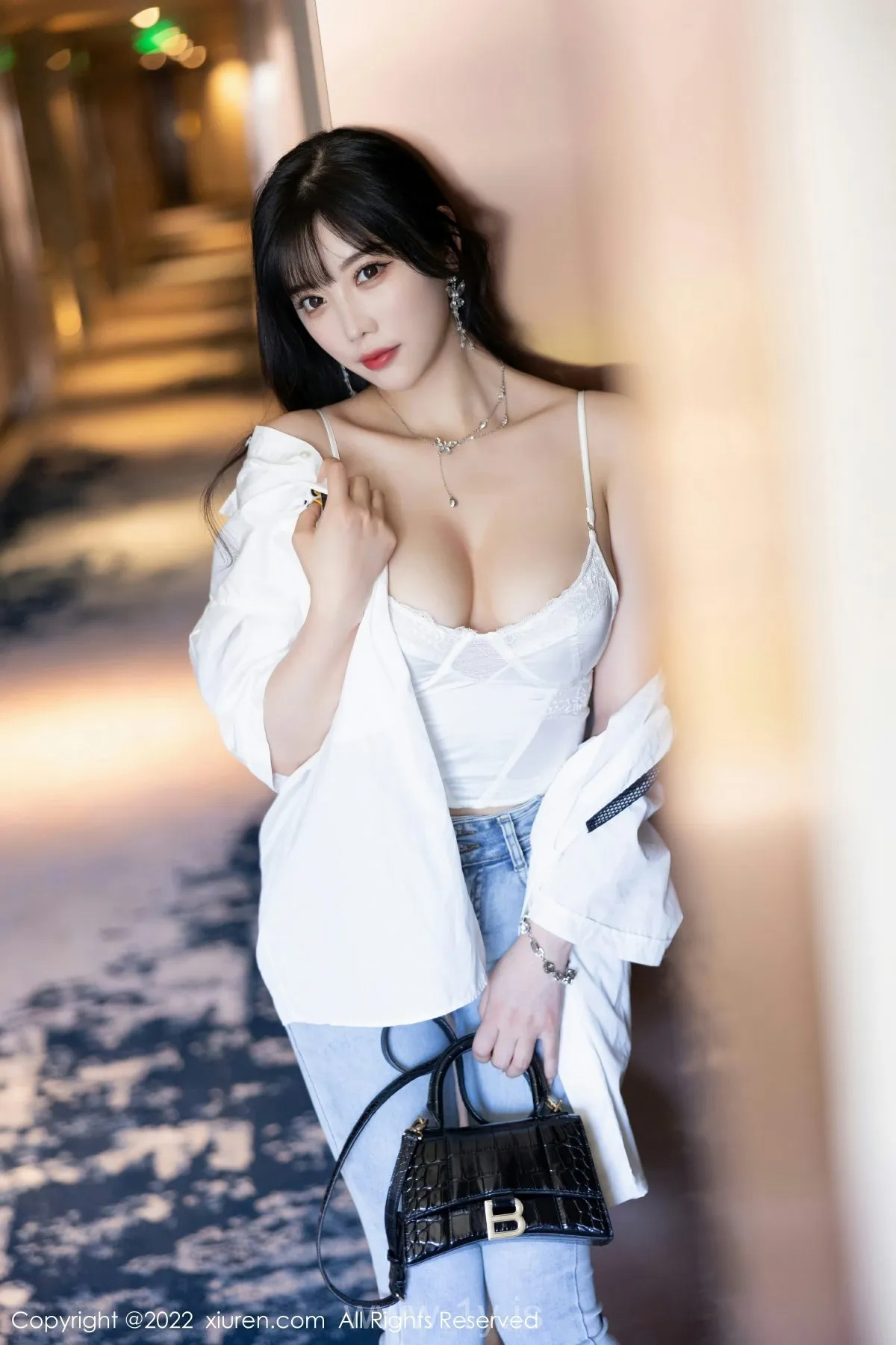 XIUREN(秀人网) No.5614 Irresistible Asian Chick 杨晨晨Yome