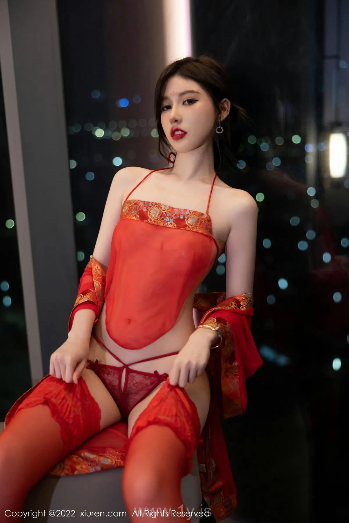XIUREN(秀人网) No.5619 Lovely & Gorgeous Asian Peri 美桃酱