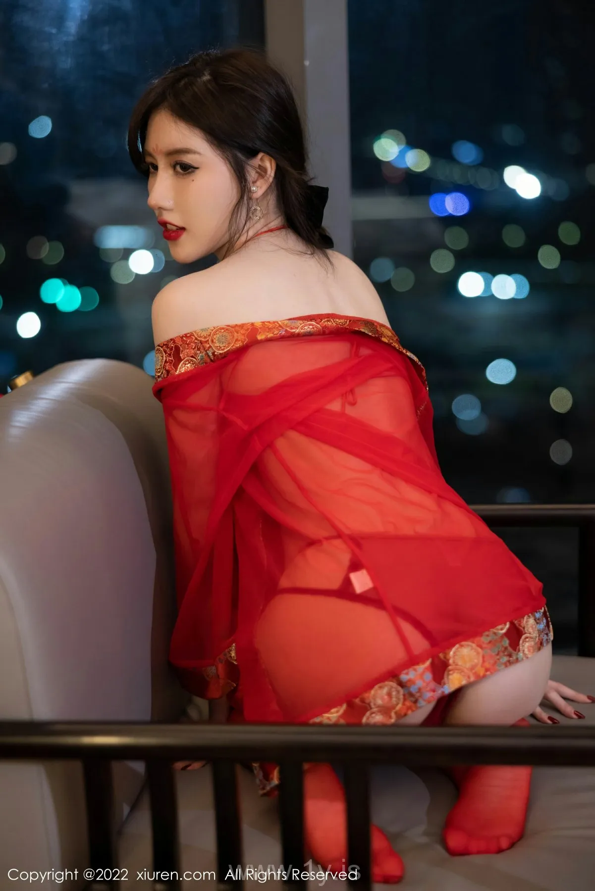 XIUREN(秀人网) No.5619 Lovely & Gorgeous Asian Peri 美桃酱